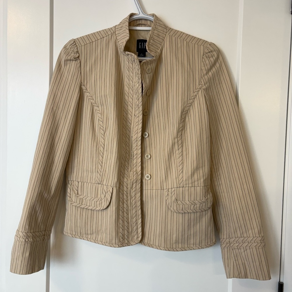 GAP Black and Cream Label